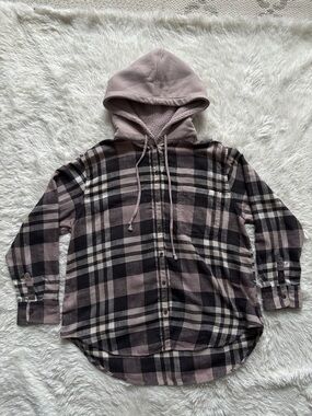 American Eagle Plaid Hooded Shirt Jacket in Mauve and Grey